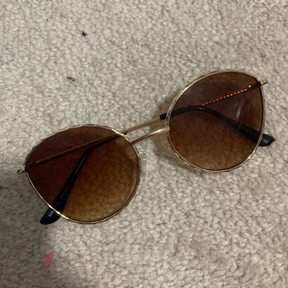 Sunglasses - Picture 2 of 3